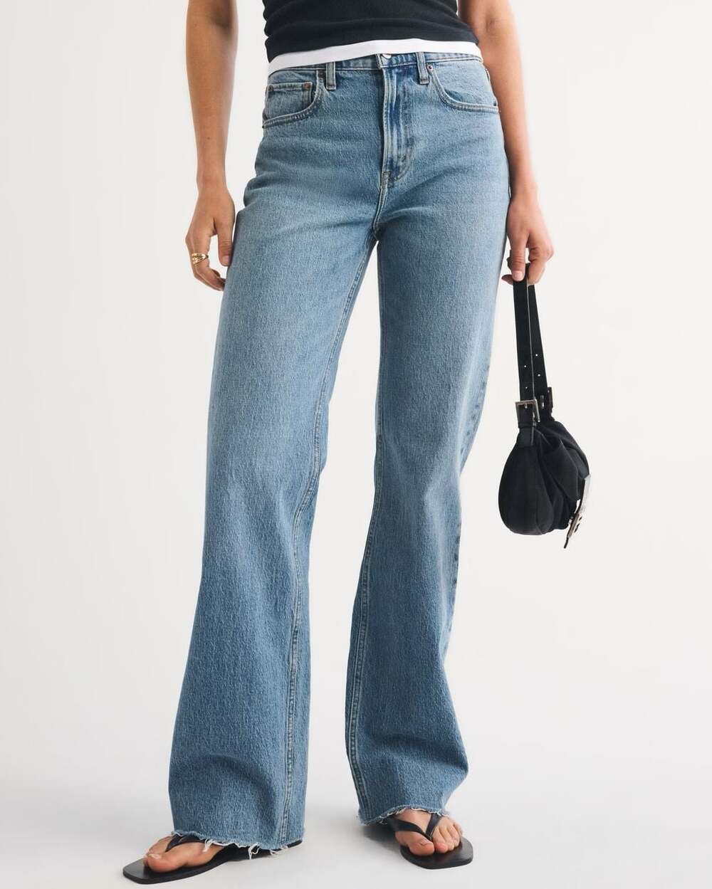 Abercrombie & Fitch The 90s Relaxed Jean High Rise Frayed Hem Size 28/6R